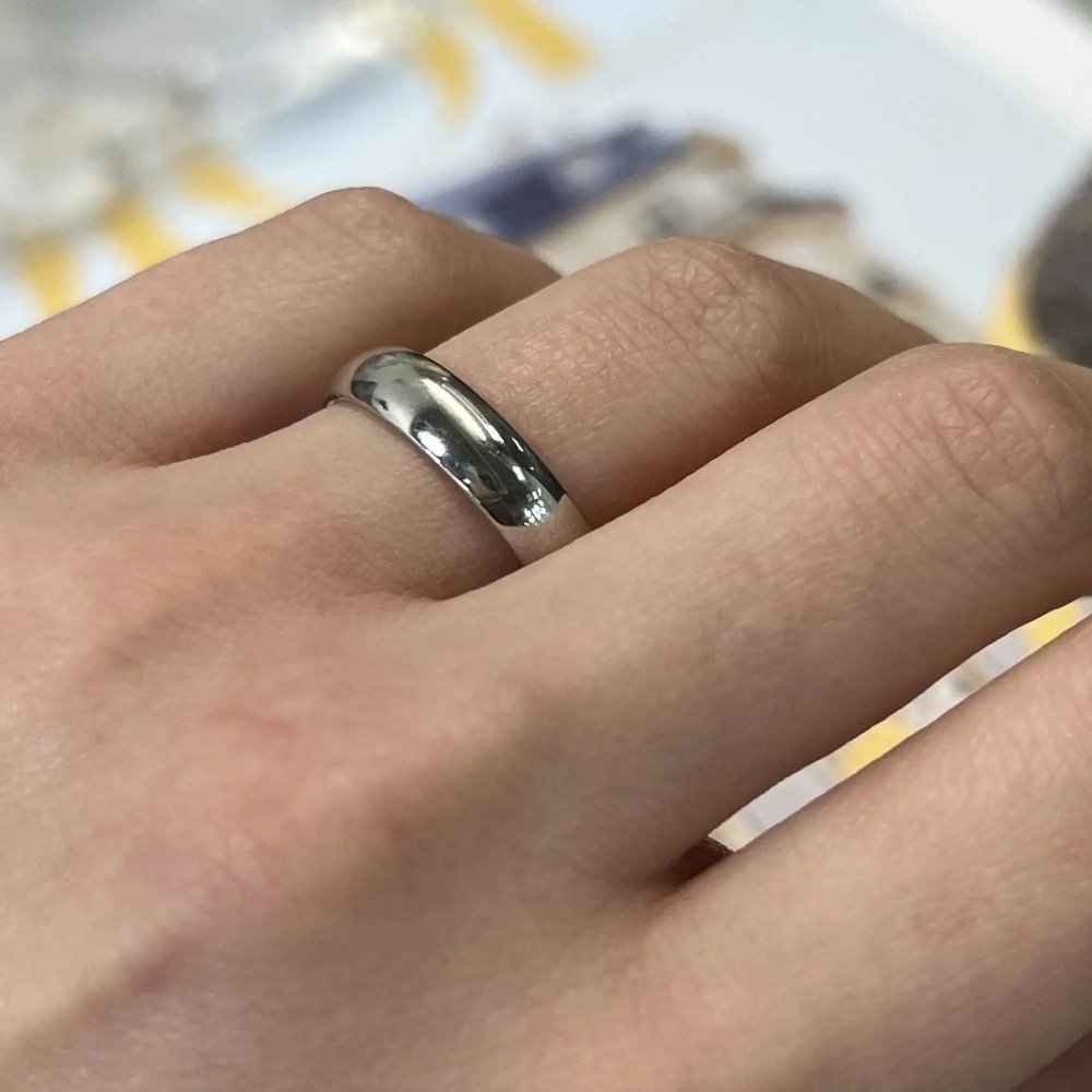 Benchmark Mens Wedding Band Ring Platinum Size 10